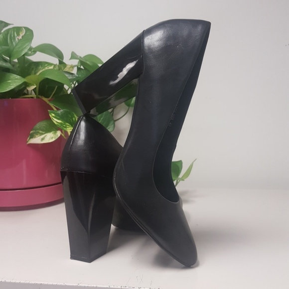 Stunning Block-Heel Leather Pumps - Picture 3 of 8